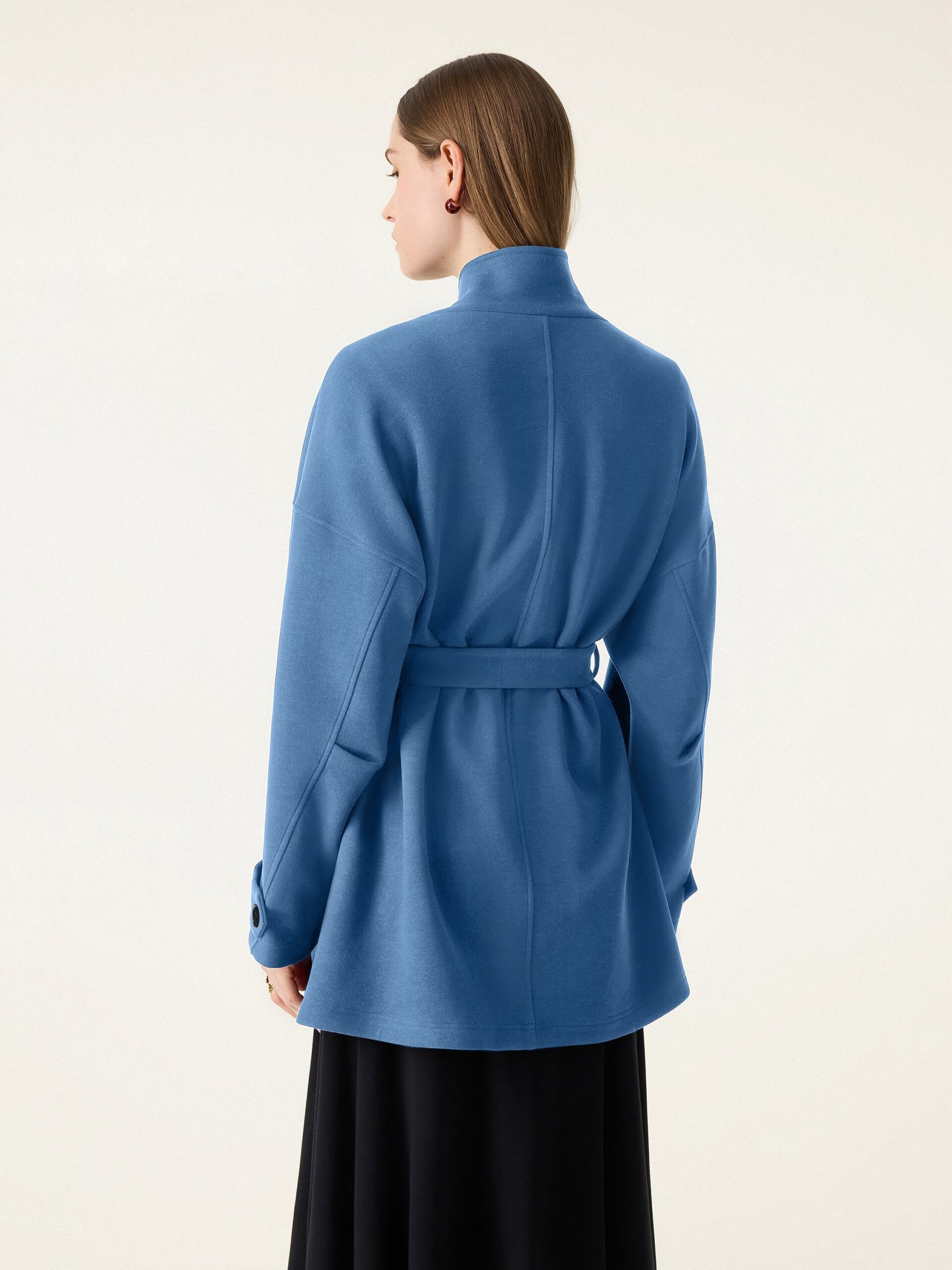 Eleganter Mantel von FuzzLuxe mit Stehkragen und Gürtel - Image 5