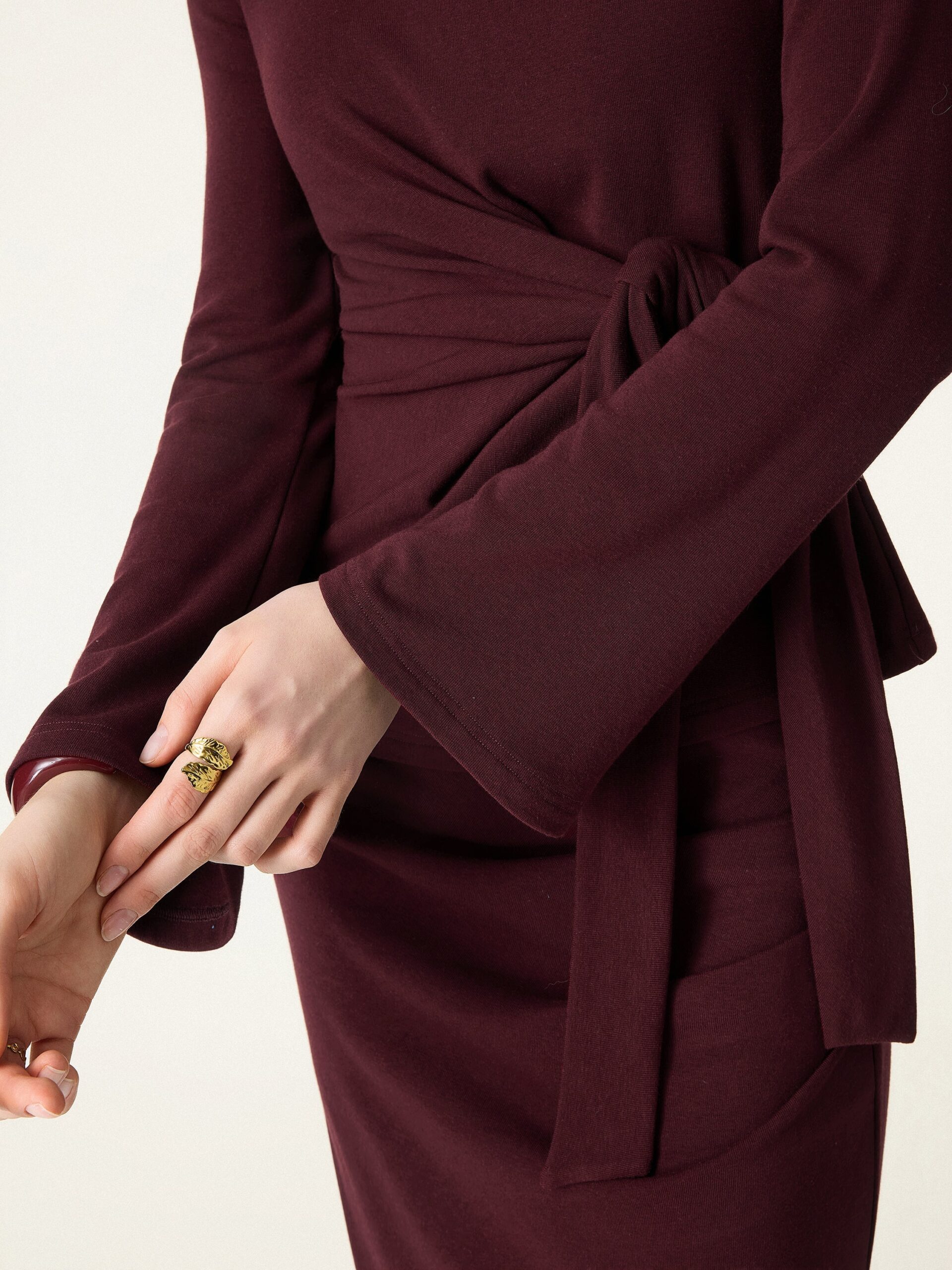 Brami mit Fliege, Gürtel und Glockenärmeln - Image 2